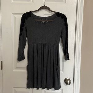 3/4 sleeve soma top with pockets